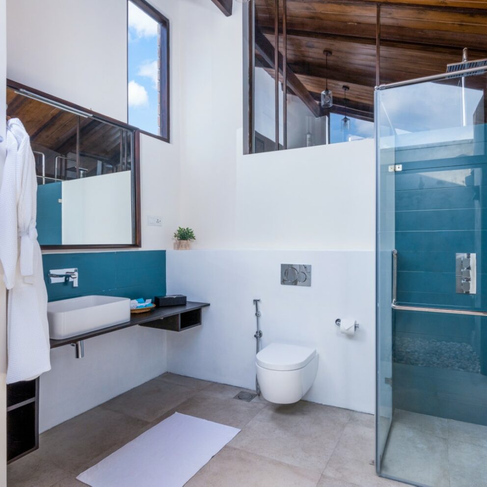 Arranged bathroom with bath towels